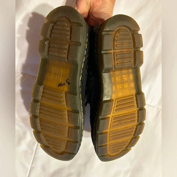 Dr Martens JUNIOR COMBS EXTRA TOUGH POLY CASUAL BOOTS size 4 - Picture 6 of 9